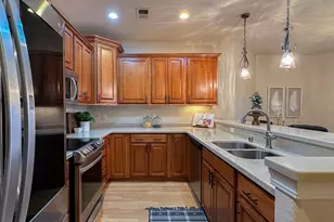 19185 Thomson Dr, Brookfield, WI 53045 - Photo 4