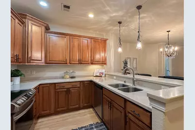 19185  Thomson Dr #204, Brookfield, WI 53045 - Photo 6