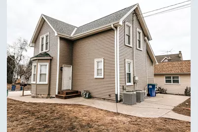 123 E Cleveland St #125, Port Washington, WI 53074 - Photo 2