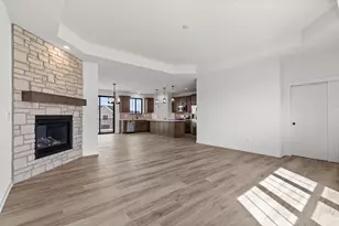 804 Viewpoint Ave, Waukesha, WI 53188 - Photo 12