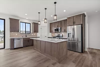804  Viewpoint Ave, Waukesha, WI 53188 - Photo 2