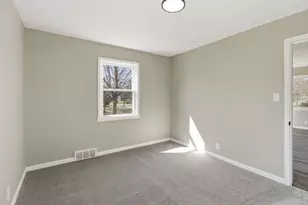 4076 N 93rd St, Wauwatosa, WI 53222 - Photo 10