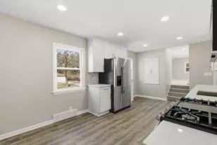 4076 N 93rd St, Wauwatosa, WI 53222 - Photo 4