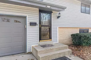 1819 W Mallory Ave, Milwaukee, WI 53221 - Photo 6