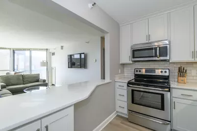 1660 N Prospect Ave #805, Milwaukee, WI 53202 - Photo 8