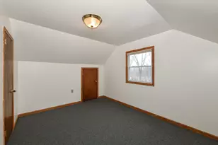9335 W County Line Rd, Milwaukee, WI 53224 - Photo 16