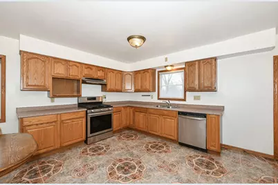 9335 W County Line Rd #9325, Milwaukee, WI 53224 - Photo 8