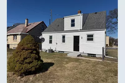4201 W Ruby Ave, Milwaukee, WI 53209 - Photo 4