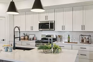 2116 Bluestem Dr, Waukesha, WI 53188 - Photo 4