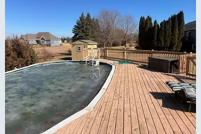 N64W15856  Wildflower Dr, Menomonee Falls, WI 53051 - Photo 10