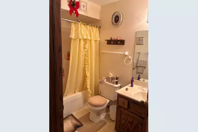 N64W15856  Wildflower Dr, Menomonee Falls, WI 53051 - Photo 8