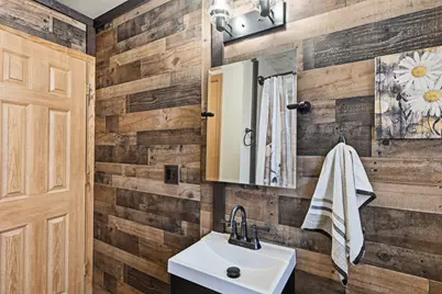 4917 W Norwich Ct, Milwaukee, WI 53220 - Photo 12