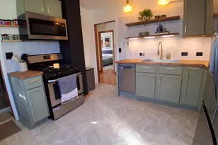 2470 S 62nd St, West Allis, WI 53219 - Photo 6