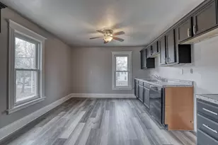 301 Pleasant St, Mukwonago, WI 53149 - Photo 6