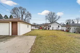 807 79th St, Kenosha, WI 53143 - Photo 18