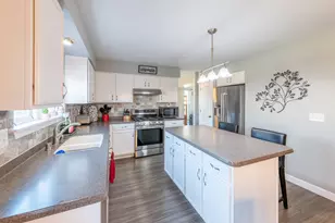 10908 65th St, Kenosha, WI 53142 - Photo 8