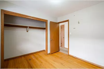 10915 W Harvard Ln, Wauwatosa, WI 53226 - Photo 12