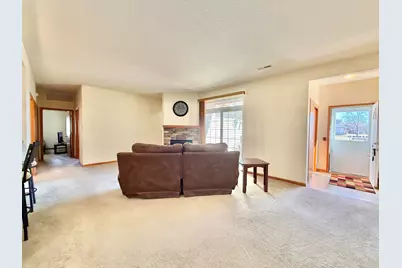 434  Betzer Rd #B, Delavan, WI 53115 - Photo 4