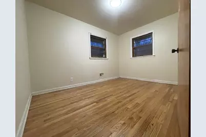 4961 S 92nd St, Greenfield, WI 53228 - Photo 14