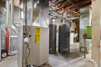 3709 W Miller Ln, Milwaukee, WI 53208 - Photo 22