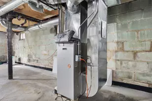 3709 W Miller Ln, Milwaukee, WI 53208 - Photo 24