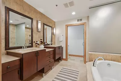 102 N Water St #701, Milwaukee, WI 53202 - Photo 30