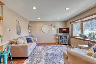 W189N5050 Crestview Terrace, Menomonee Falls, WI 53051 - Photo 4
