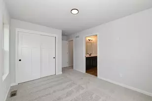 9546 S Bergamont Dr, Franklin, WI 53132 - Photo 46