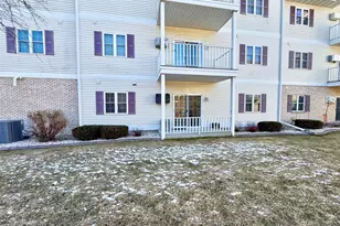 715 Canterberry Ct, West Bend, WI 53090 - Photo 14