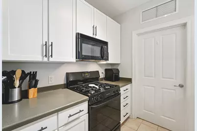 1915 N Water St #209, Milwaukee, WI 53202 - Photo 10