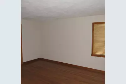 202  Oak St #204, Sheboygan Falls, WI 53085 - Photo 8