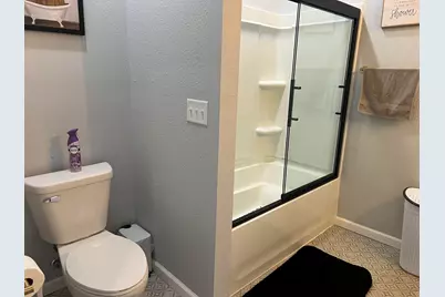 3171 S 9th St, Milwaukee, WI 53215 - Photo 8