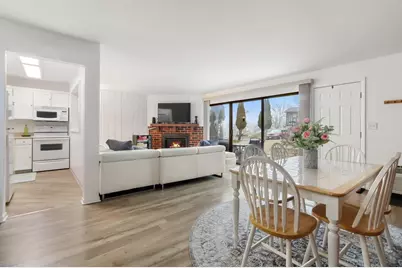 6  Zurich Ct #6-05, Geneva, WI 53147 - Photo 2