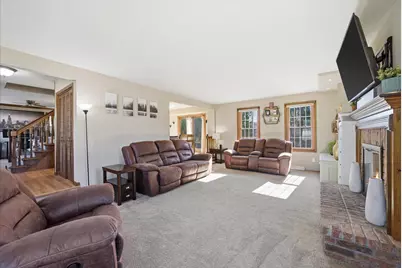 269 W Acorn Dr, Grafton, WI 53024 - Photo 6