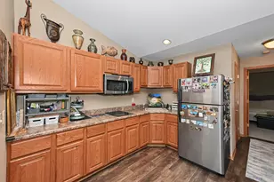 5730 Eagle Point Dr, Racine, WI 53406 - Photo 20