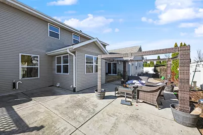 5730  Eagle Point Dr, Racine, WI 53406 - Photo 46