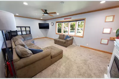 8825 W Morgan Ave, Milwaukee, WI 53228 - Photo 4