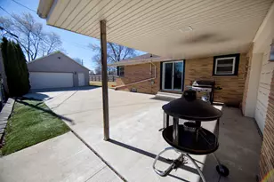 8825 W Morgan Ave, Milwaukee, WI 53228 - Photo 20