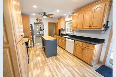 8825 W Morgan Ave, Milwaukee, WI 53228 - Photo 6