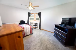 8825 W Morgan Ave, Milwaukee, WI 53228 - Photo 10