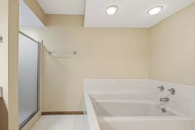1045  Lansdowne Ct, Brookfield, WI 53045 - Photo 22
