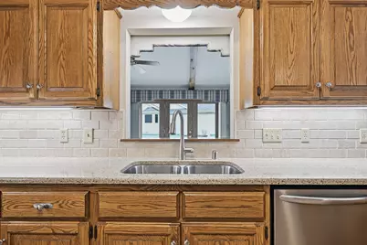 1045  Lansdowne Ct, Brookfield, WI 53045 - Photo 14