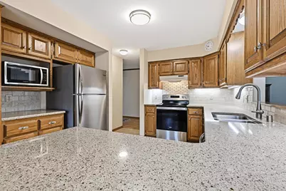 1045  Lansdowne Ct, Brookfield, WI 53045 - Photo 12