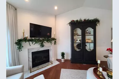 643  Cadence Cir, Lake Geneva, WI 53147 - Photo 16