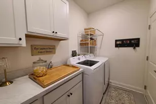 643 Cadence Cir, Lake Geneva, WI 53147 - Photo 6