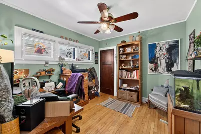 2203 N Bartlett Ave, Milwaukee, WI 53202 - Photo 10