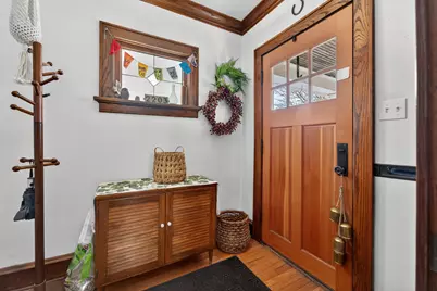 2203 N Bartlett Ave, Milwaukee, WI 53202 - Photo 2