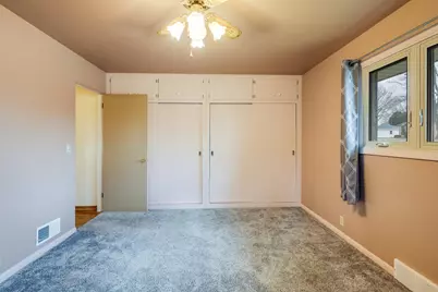 3702  Schroeder Dr, Manitowoc, WI 54220 - Photo 18