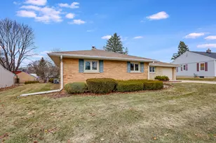 3702 Schroeder Dr, Manitowoc, WI 54220 - Photo 28