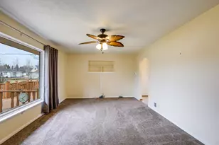 3702 Schroeder Dr, Manitowoc, WI 54220 - Photo 8